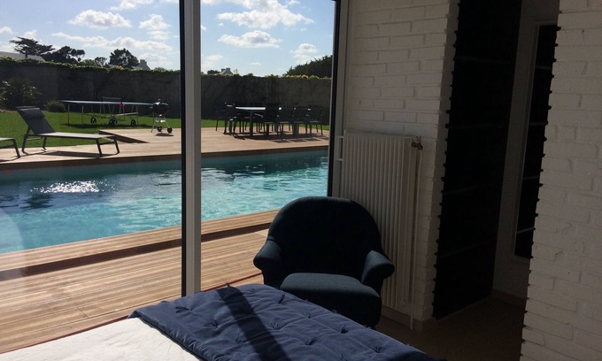 Brignogan-Plage House | "LES EMBRUNS villa, feet in the water" and heated swimming pool