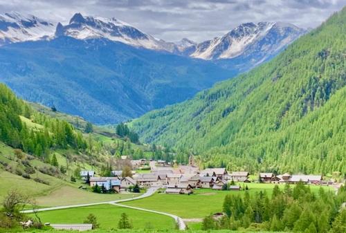 Arvieux Apartment | Les granges d'Arvieux vue sur le Queyras