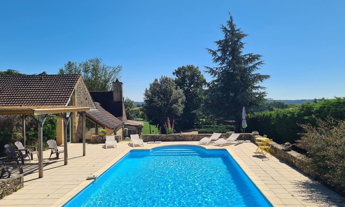 Daglan House | Les Hautes Vignes - A beautiful stone property, with private heated pool