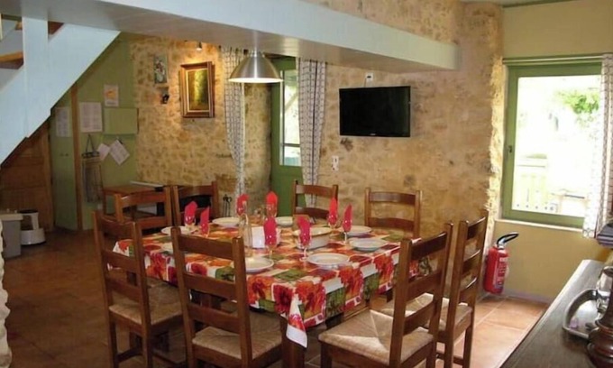 Molieres House | Les Hauts de St Jean : Gîte de 15 Pers Dans Ferme Périgordine - Grande Piscine