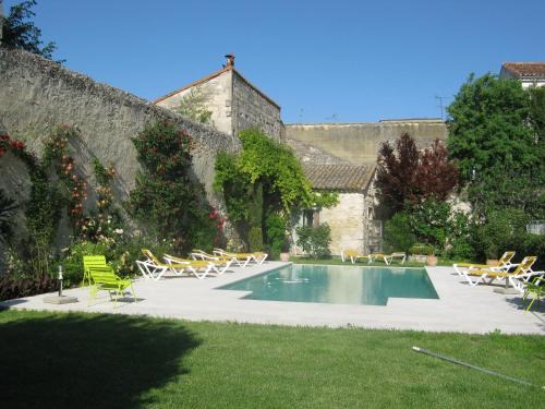Villeneuve-les-Avignon Bed & Breakfast | Les Jardins De La Livrée