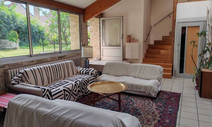 Noyers-sur-Serein House | Les Jardins Perchés - large house with garden in the heart of a medieval village