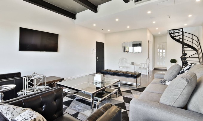 Plateau Mont Royal Apartment | Les Lofts du Mont Royal