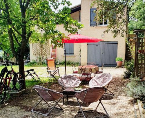 La Celle-sous-Gouzon Apartment | Les Marronniers Charmant petit appartement a La Tour d'Aigues Vaucluse