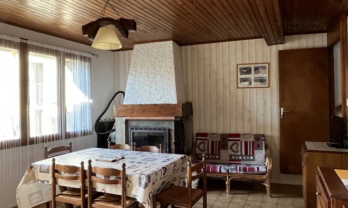 Saint-Pierre-dels-Forcats House | Les narcisses: 2-bedroom house sleeps 5/7