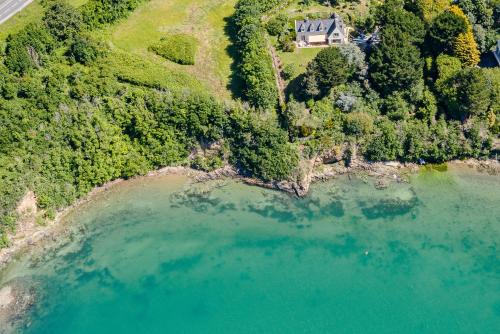 Le Rosais-La Flourie House | Les pieds dans l'eau