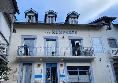 Luz-Saint-Sauveur House | Les remparts