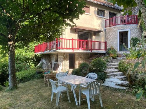 Courcay House | Les rives enchantées