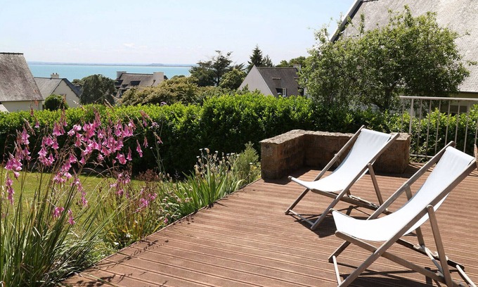 Saint-Meloir-des-Ondes Ski Chalet | Les Roches Noires