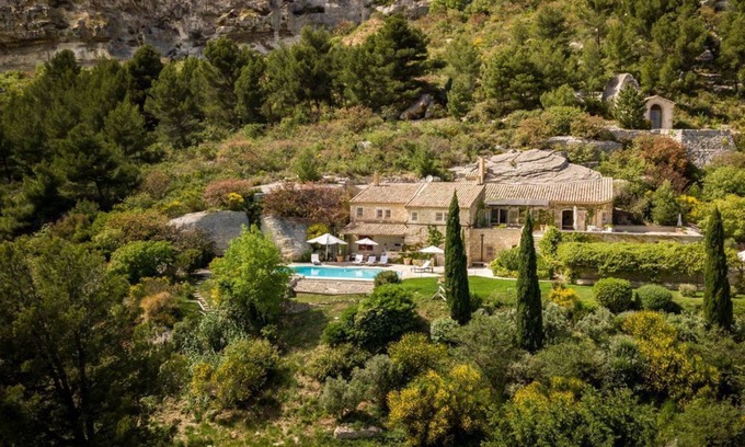 Les Baux-de-Provence Villa | Les Rochers - Five Bedroom Villa, Sleeps 10