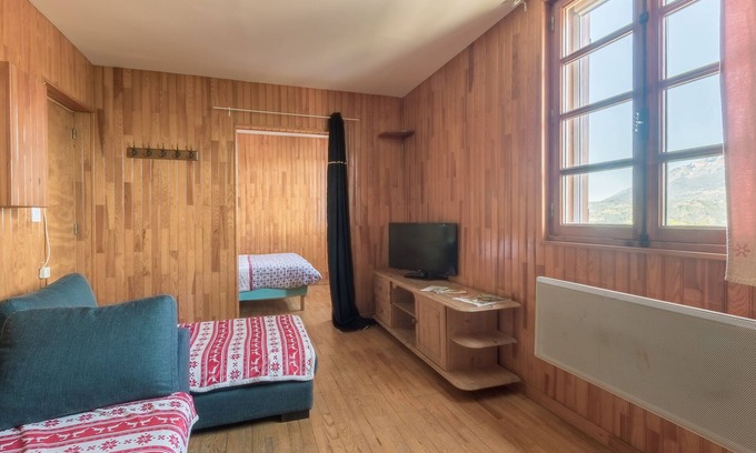 Saint-Leger-les-Melezes Apartment | Les Serinthes - Pour 4, station accessible à pied