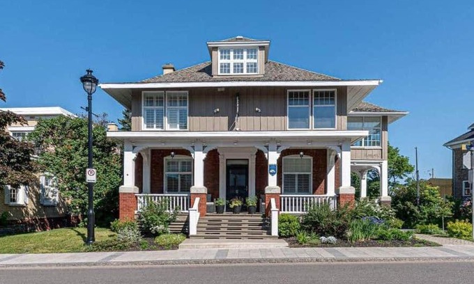 Desjardins Bed & Breakfast | Les Suites Kaishi