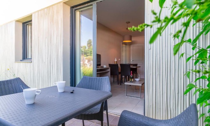 Concarneau Apartment | Les Thermes 427 - Appt avec piscine partagée
