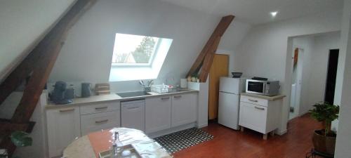 Ep 21 - Saint-Paul Apartment | les Tilleuls Grand 2 pièces, super équipé, 2 pas du centre-ville "clos-du-boulanger" - parking privé