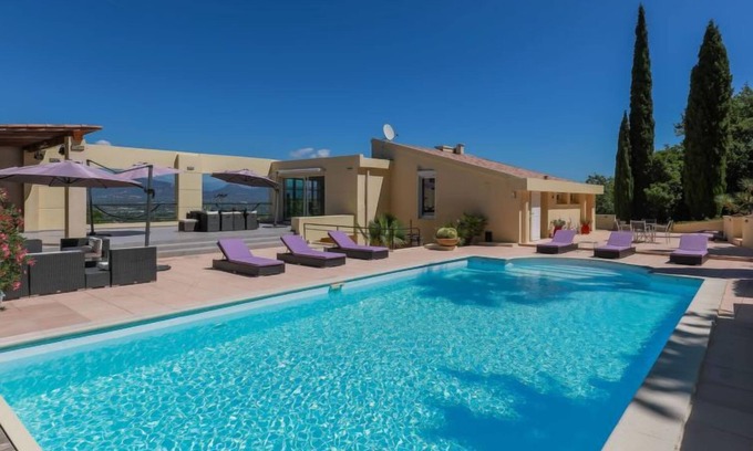 Roquebrune-sur-Argens House | Les Toscanes by Interhome