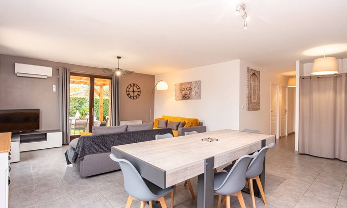 Bruguieres House | Les Tournesols Belle Maison parking 3 beds 160x200 1 bed 190 x 80 wifi, air conditioning