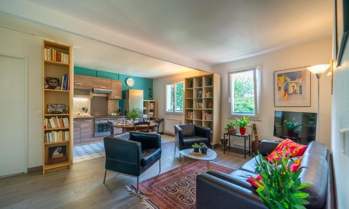 Rungis Apartment | Les Volets Bleus
