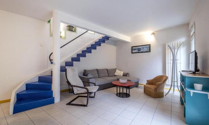 Rochefort Apartment | Les Volets Bleus T3 de 80 m2 patio privatif