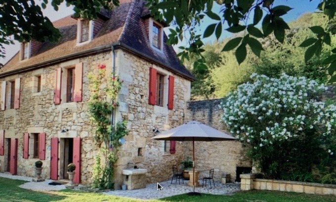 Bezenac House | Les Volets Rouges, charming house with view and private pool, near Sarlat.
