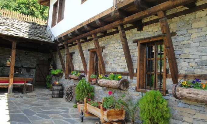 Garmen House | Leshten Valentin's House