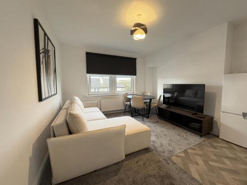 Lesmahagow Apartment | Lesmahagow Hilltop View