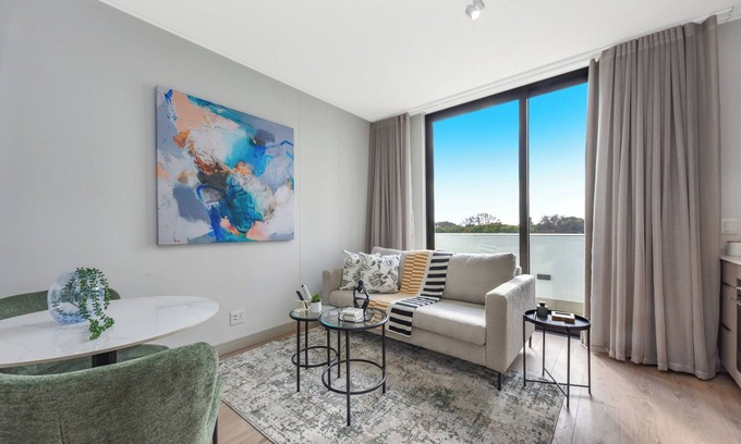 Greater Johannesburg Metropolitan Area Apartment | Let the Light In, Hotel-Styled Calm in Rosebank
