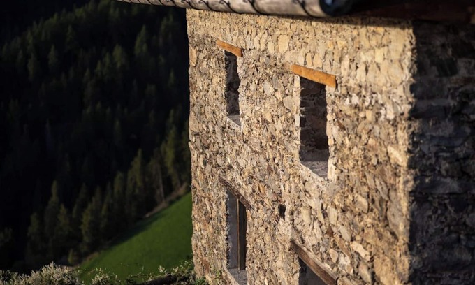 Glorenza Cottage | Let your soul dangle - historic farmhouse meets modernity