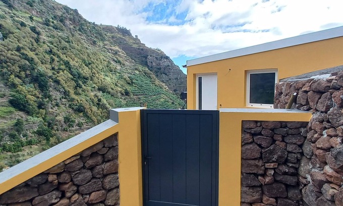 Ponta do Sol Ski Chalet | Levadinha - Nature Guest House