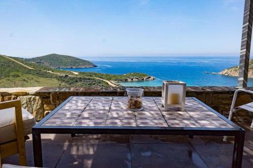 Ydrousa House | Levander Stone House