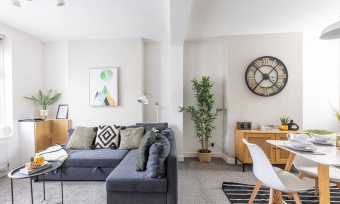 Grangetown House | Levi Suite by Koya Homes