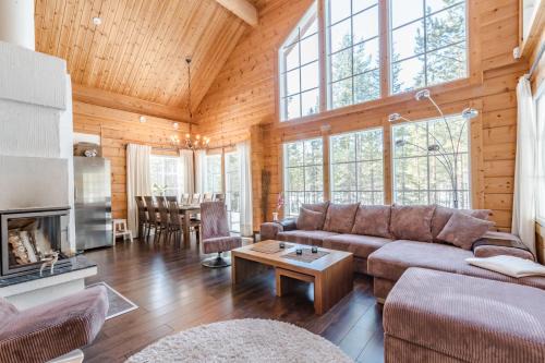 Sirkka Ski Chalet | Levillas Stanssikuja 1