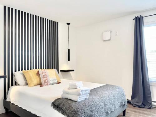 Desjardins Apartment | Levis Center New Studio #1 with AC, EV Chrger and 2 Parking spaces