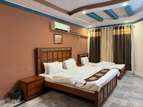 G-9 Sector Bed & Breakfast | Lexus Lodge