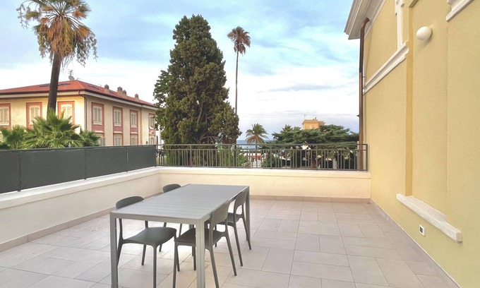 Grottammare Villa | Liberty villa completely renovated waterfront center