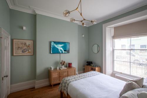 Clifton House | Lido Townhouse