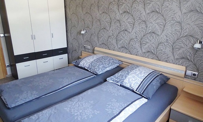 Hirschbach Apartment | Liebevoll eingerichtete Ferienwohnung mit Terrasse