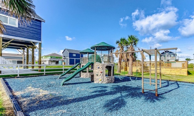Port Bolivar House | Life's a Breeze - a 2 bedroom, 2 bath, that sleeps 4.