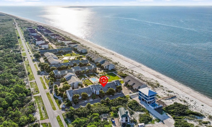 East End House | Life’s a beach! Catch your Wave at The Spindrift Sea Turtle!