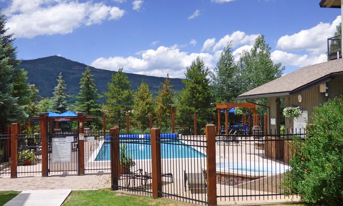 Steamboat Springs Apartment | Lift Tickets Ground Floor Pool, Hot Tubs, Near Mtn, Fireplace Shuttle