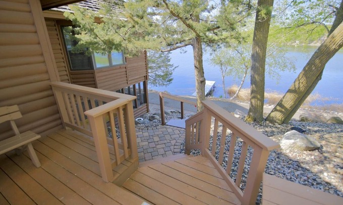 South Haven House | Lighhouse Point Cabin Rental