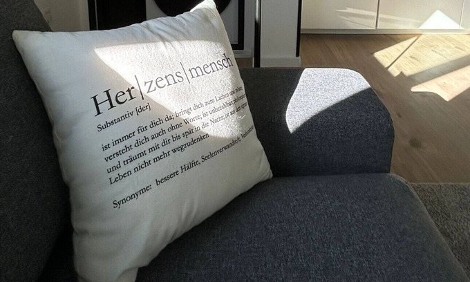 Alt-Muhlburg Apartment | Light-filled top-floor studio in Karlsruhe-Mühlburg - APOLONIAliving