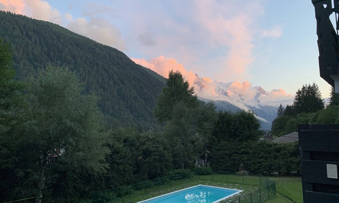 Chamonix-Mont-Blanc Apartment | Light in chalet apartment, beautiful view of Mont Blanc, 200m from the slopes