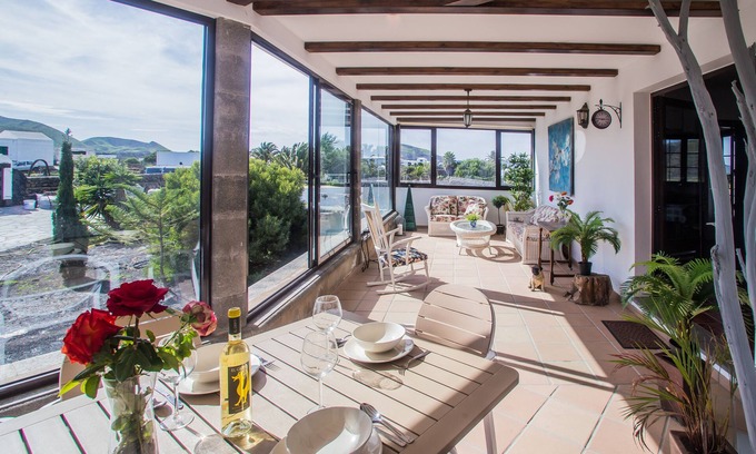 Masdache House | Light & Spacious House in the Vineyard region, just in the middle of the island