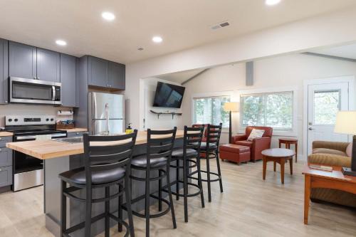 Kimberling City House | Lighthouse Lodge 3