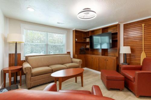 Kimberling City House | Lighthouse Lodge 4