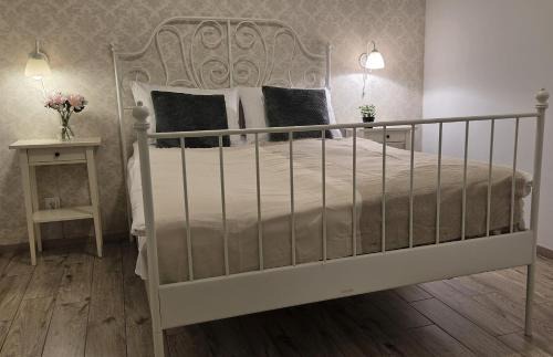 City Centre Apartment | Lightrooms Apartments
