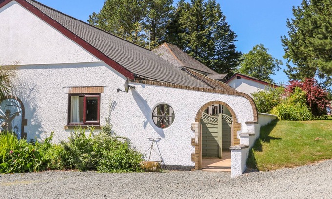 Beaworthy Cottage | LIGHTY, pet friendly, country holiday cottage in Halwill Junction