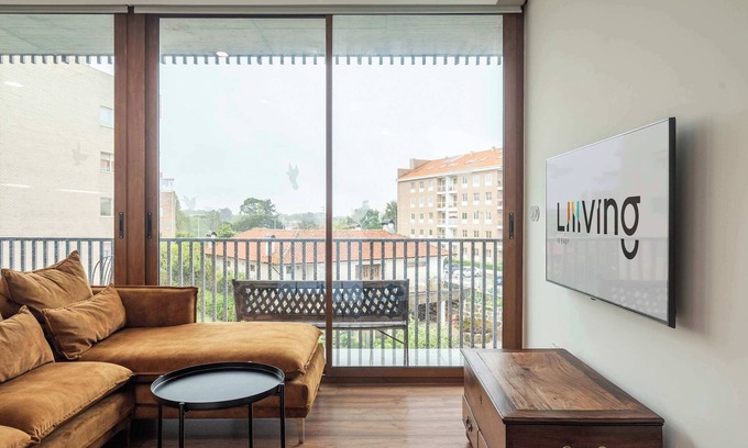 Senhora da Hora Apartment | Liiiving in Matosinhos - Warm Vintage Apartment