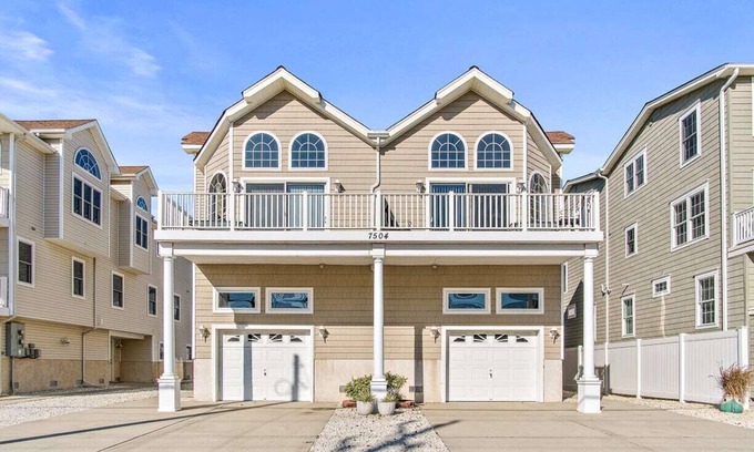 Townsend's Inlet House | Like new! 1 short block to great beach!