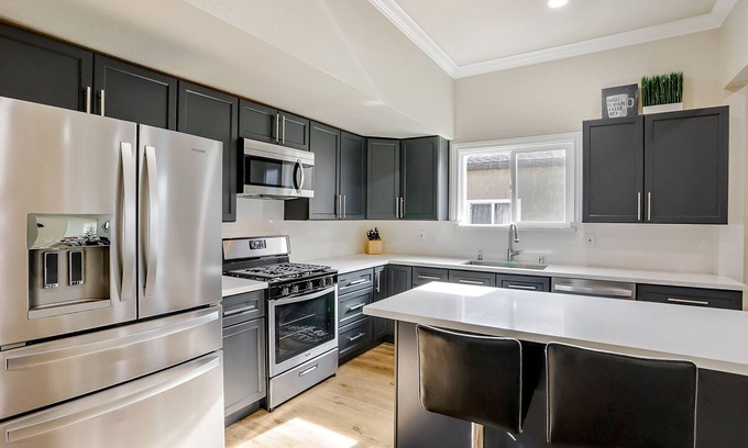 Northside House | Like New 6BED 3BR 2BA Home in Japan Town San Jose